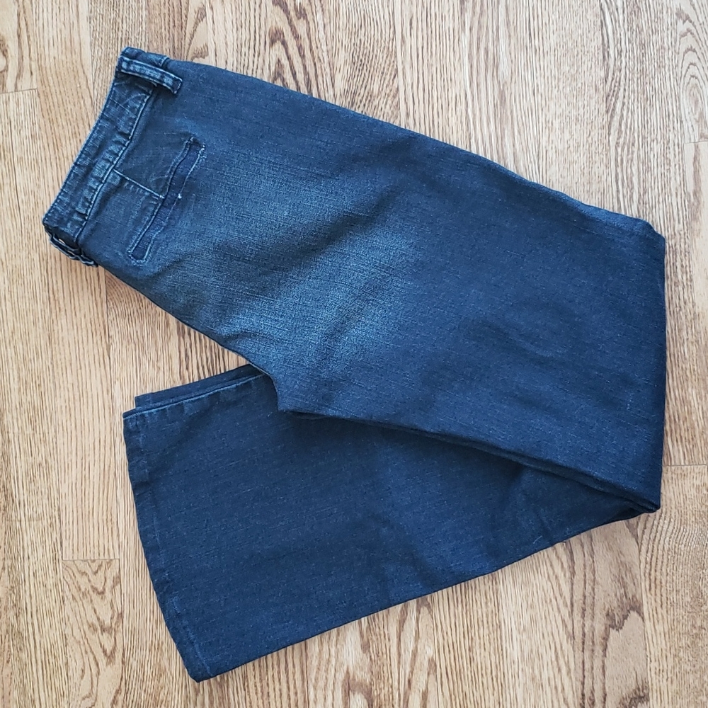 (28) BCBGMAXAZRIA Bella Bootcut Dark Wash Jeans Denim Contemporary Comfy